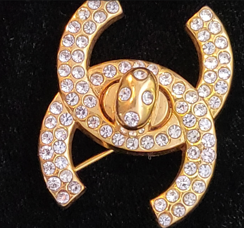 90's Turnlock crystal brooch | Get Your Luxe On
