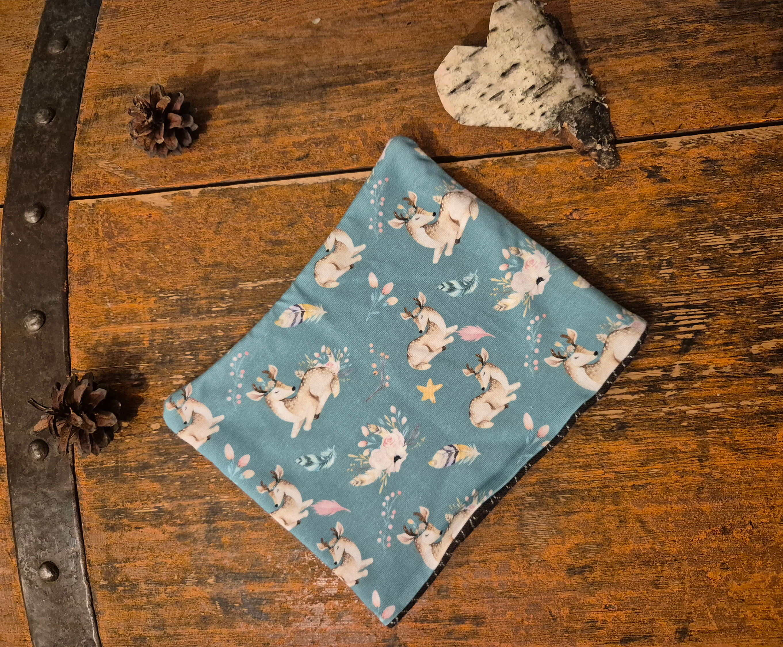 Firkant lue fôret med ull48/50