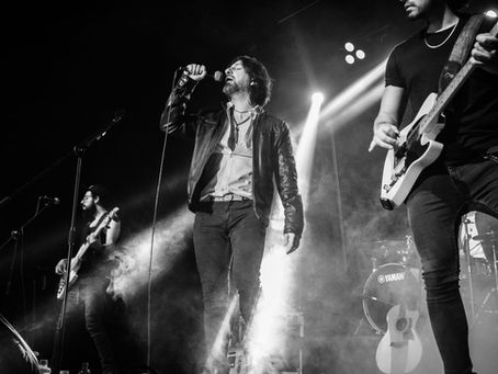 Umbrales celebra su sexto aniversario con una noche vibrante en el Foro La Paz