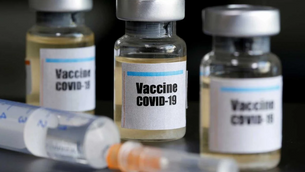 Ministro de Salud afirmó que vacunas contra el Covid fueron un experimento