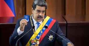 Nicolás Maduro ordenó “acción defensiva” por llegada de buque británico a Guyana