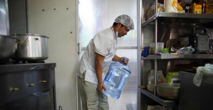 Bogotanos se quejaron de que llevan más de 30 horas sin agua ¿Por qué?