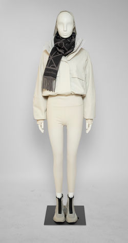 W FA25 SLOPE TO CITY MANNEQUIN - 02095