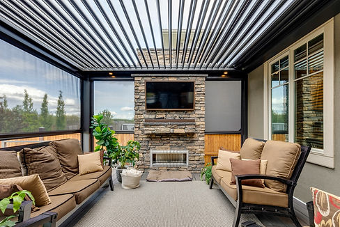 PVC-deck-pergoal-screens-Oakville