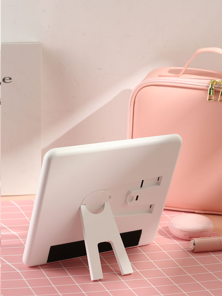 Thumbnail: LumiCase: LED Makeup Travel Case