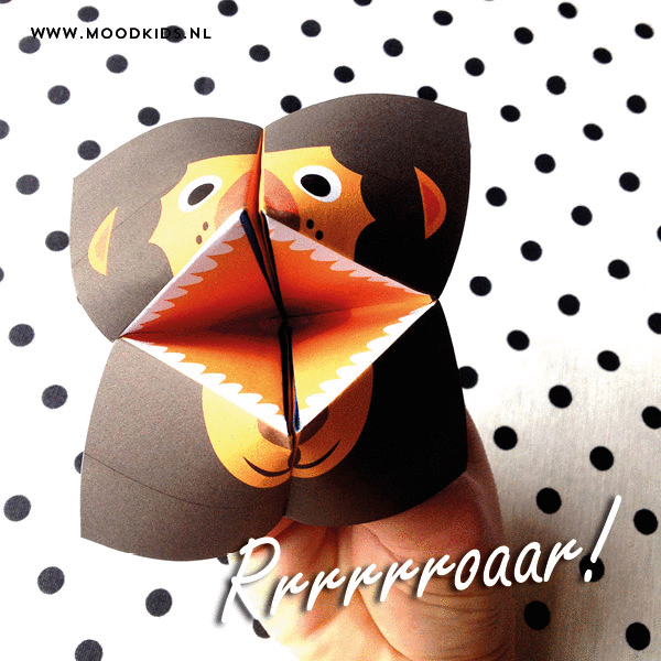 Arts + Crafts: Cootie Catchers Arts + Crafts: Cootie Catchers