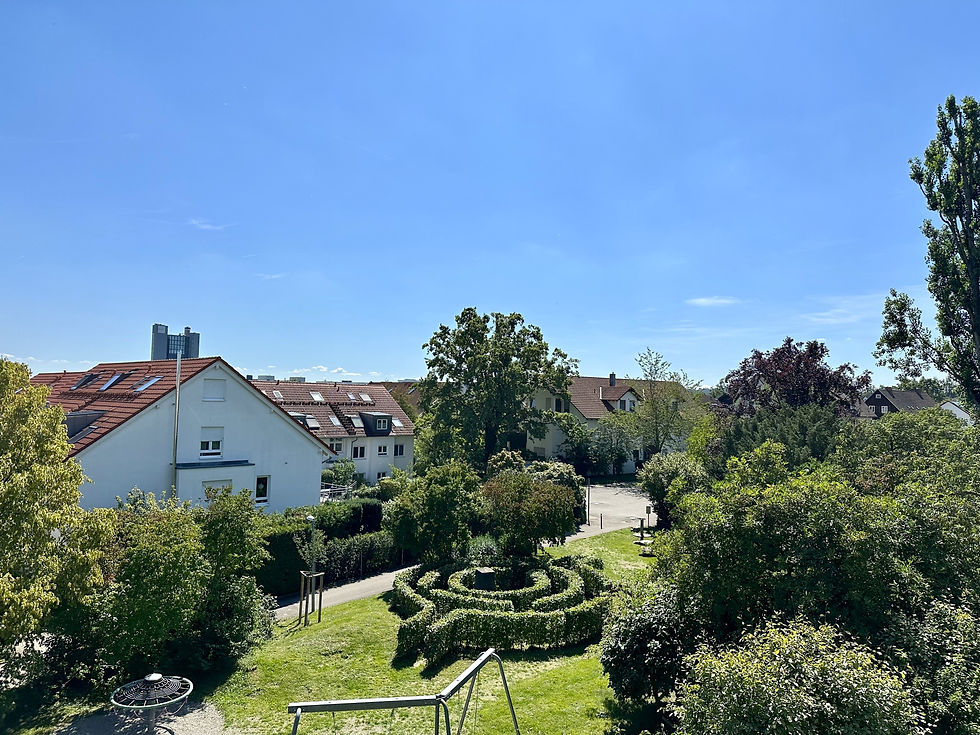 AUSSICHT VOM BALKON