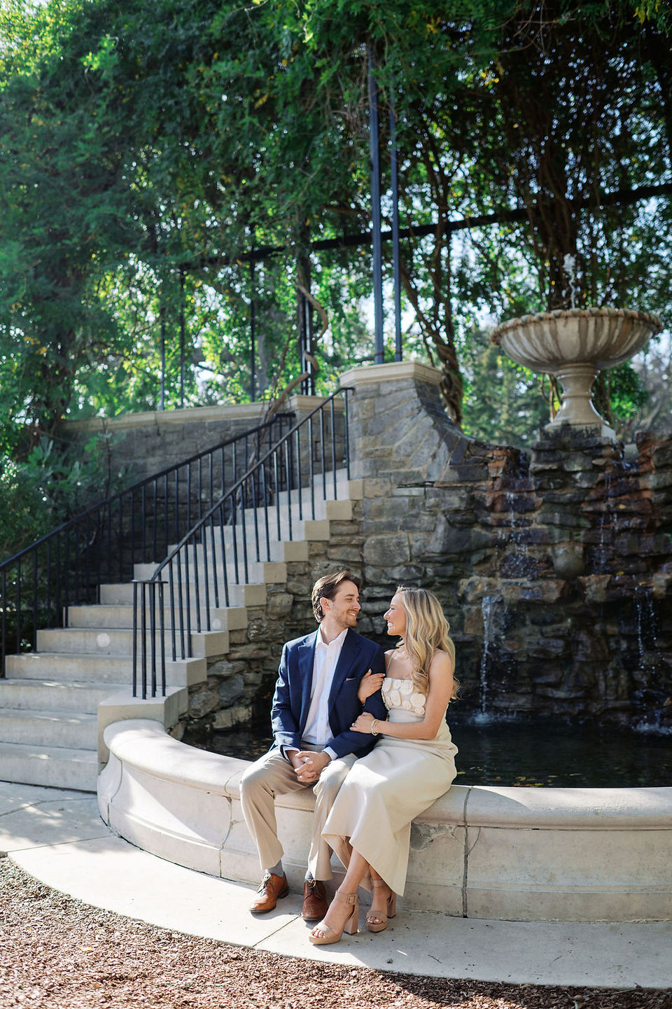 Romantic Nashville engagement photos at Cheekwood Estate
