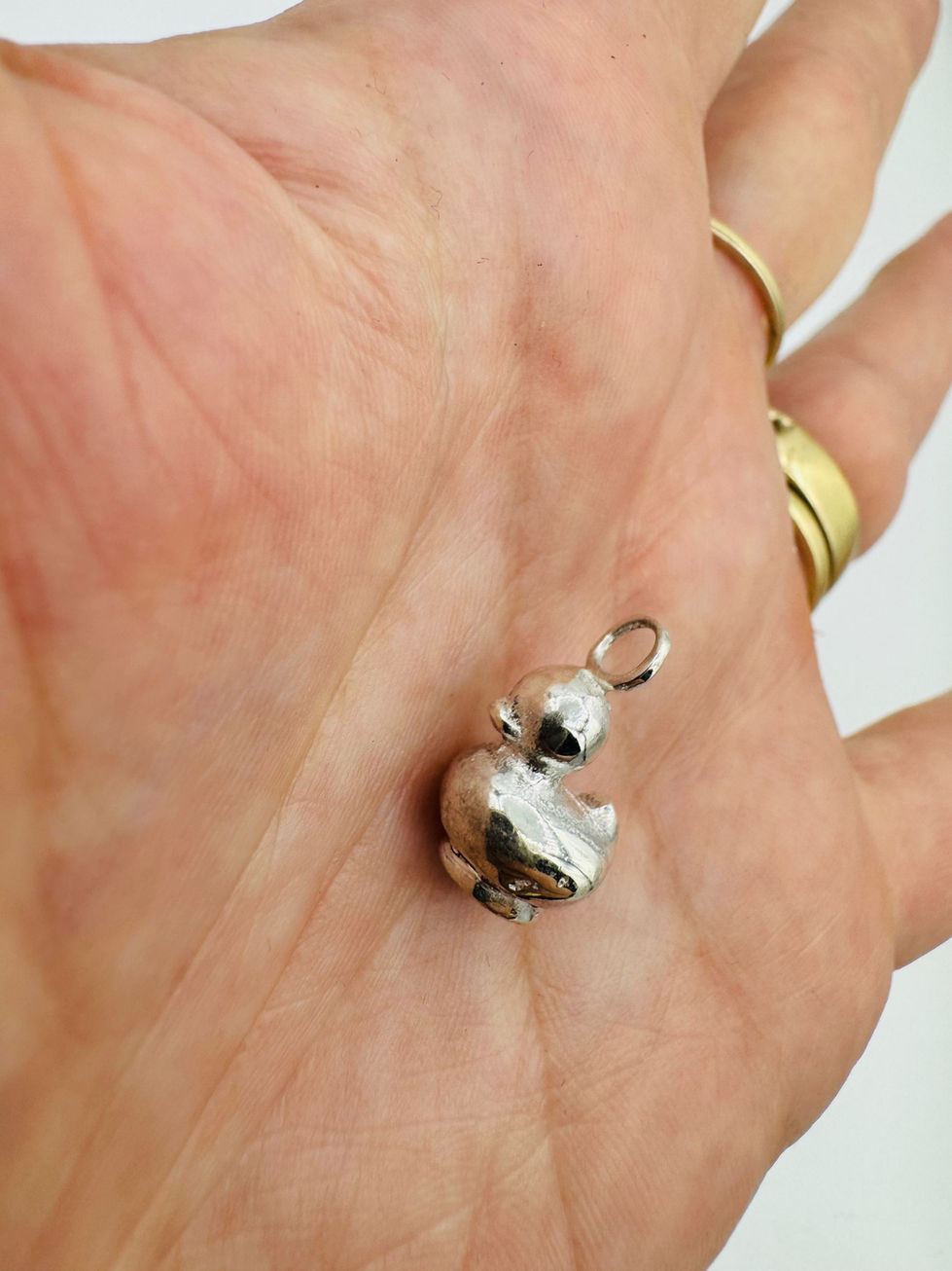 Handgemaakte zilveren 925 eendje duck hanger, modern, subtiel, lief