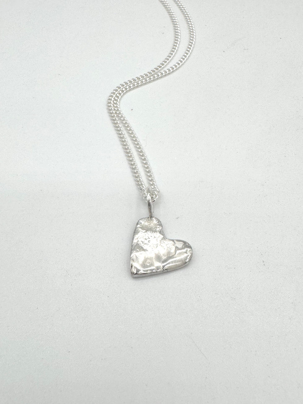 Zilveren hanger hart, handgemaakt vloeiende structuur