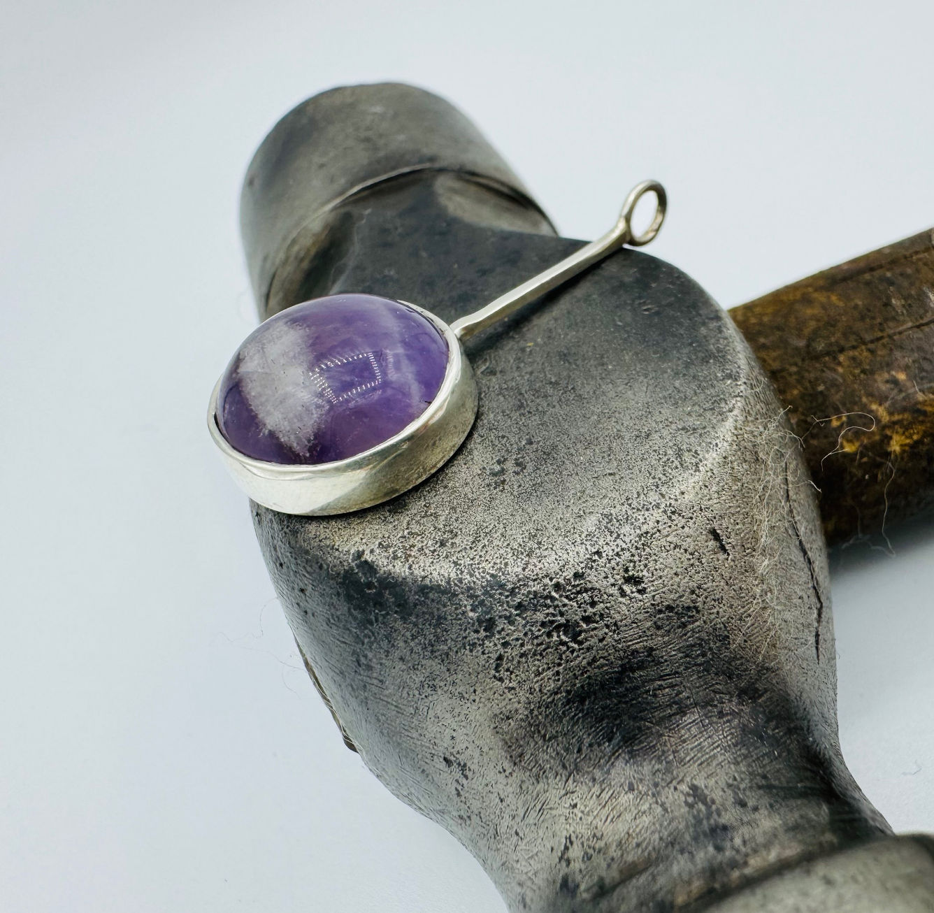 Zilveren hanger met ametist, handgemaakt, uniek, paars, mooi