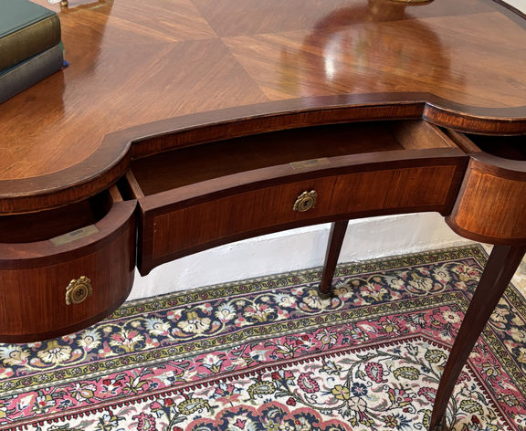 FRENCH ANTIQUE LOUIS XV STYLE KIDNEY TABLE