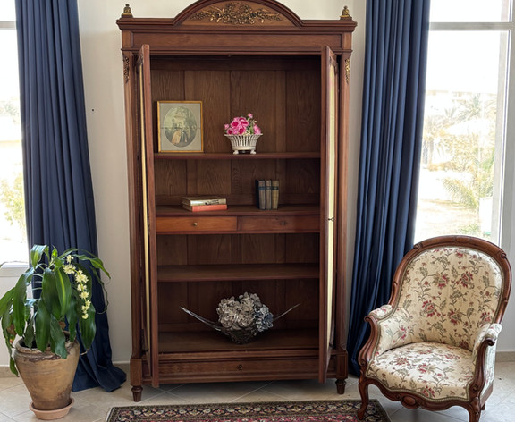 Elegant French antique Neo-Louis XVI Style Bookcase