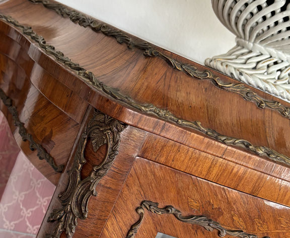 FRENCH ANTIQUE LOUIS XV STYLE SHOWCASE