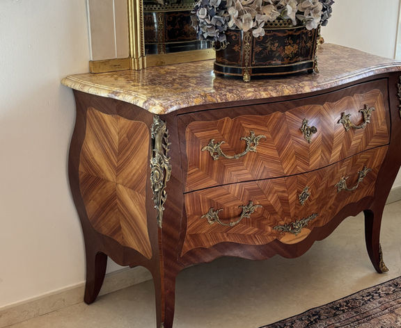 FRENCH ANTIQUE LOUIS XV STYLE CHEST OF DRAWERS