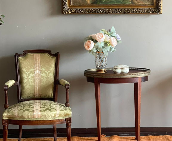 FRENCH LOUIS XVI STYLE ACCENT TABLE