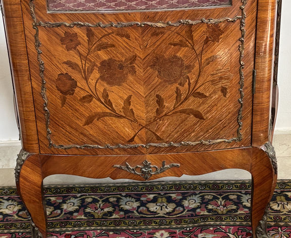 FRENCH ANTIQUE LOUIS XV STYLE SHOWCASE