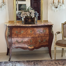 Chest of drawers