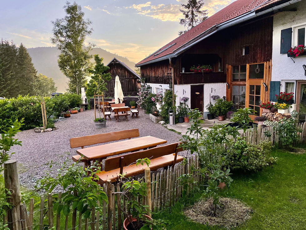 Terasse nach Süden mit gemütlichen Sitzplätzen für unser Gäste