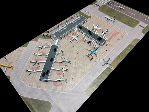 1/400 Scale Airport Terminal Dual Concourse #7095 | model-airport-net