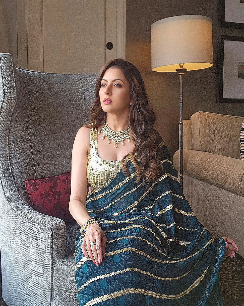 krisha Sunny Rramani Emerald Green Georgette Pre-Stitched Saree Set