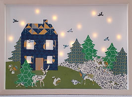 tableau lumineux création en papier maison sur collines avec animaux et sapins Fée par Valérie