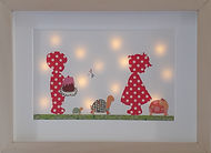 Tableau lumineux création en papier avec enfants et tortues Fée par Valérie