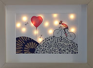 Tableau lumineux création en papier cycliste sur les collines avec coeur Fée par Valérie