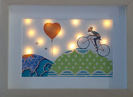 Tableau lumineux création en papier cycliste sur les collines avec coeur Fée par Valérie