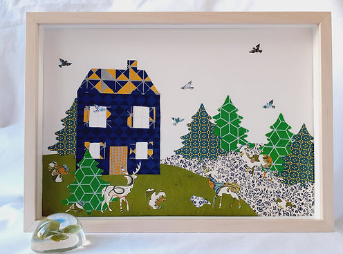 tableau création en papier maison sur collines, animaux et sapins Fée par Valérie