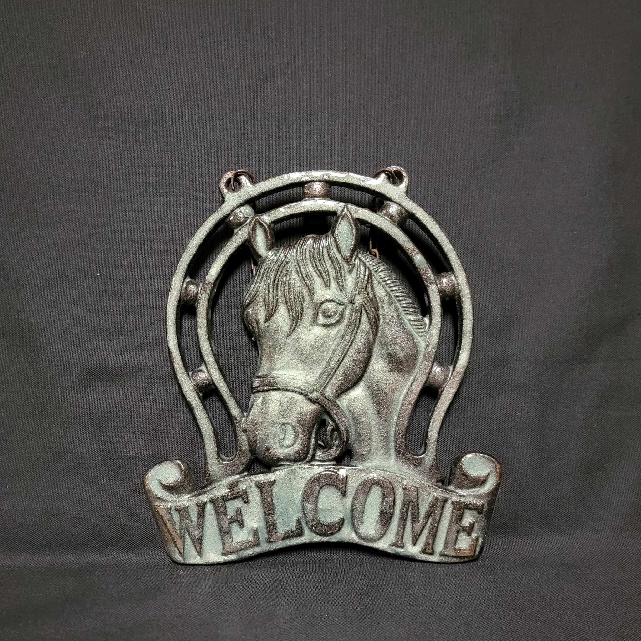 Welcome Horse in White Pearlescents