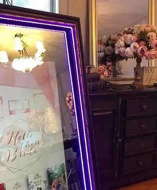 Side view of mirror photo booth