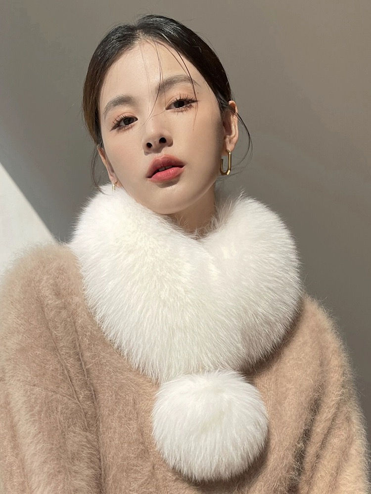 Thumbnail: Fox fur scarf