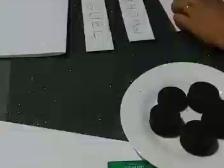 OLÁ, FAMÍLIAS E CRIANÇAS!
HOJE IREMOS BRINCAR DE OLHO VIVO.