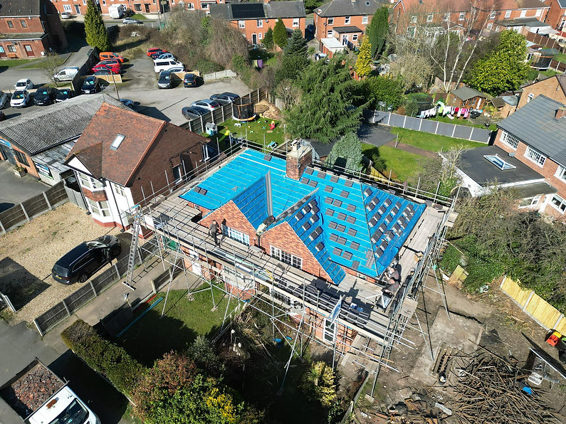 Roof construction with scaffolding