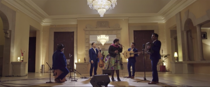 LA SANTA CECILIA LE PONE EL TOQUE LATINO A “YOU’VE REALLY GOT A HOLD ON ME” DE SMOKEY ROBINSON