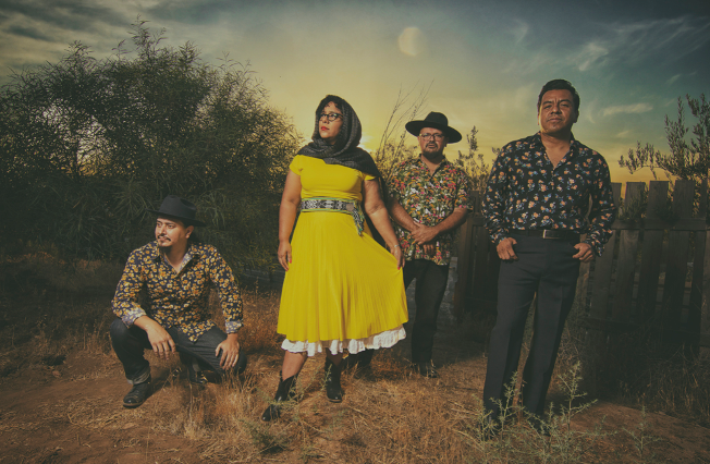 Cuatro Copas: Bohemia Desde La Finca Altozano -Nuevo Album de La Santa Cecilia