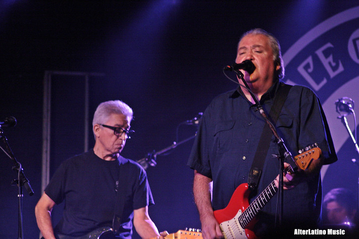 Los Lobos Keep On Rocking