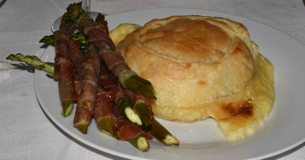 Camembert with Caramelised Onion Chutney with Port