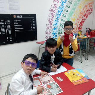 Jugando con Comics en RestoComic en Huepil Afterschool