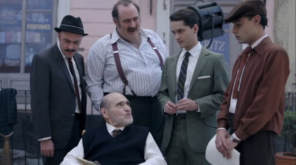 El director Agustín P. Delgado lo bautizó “Chespirito” (“Shakespearito”), guiño presente en el ep. 2