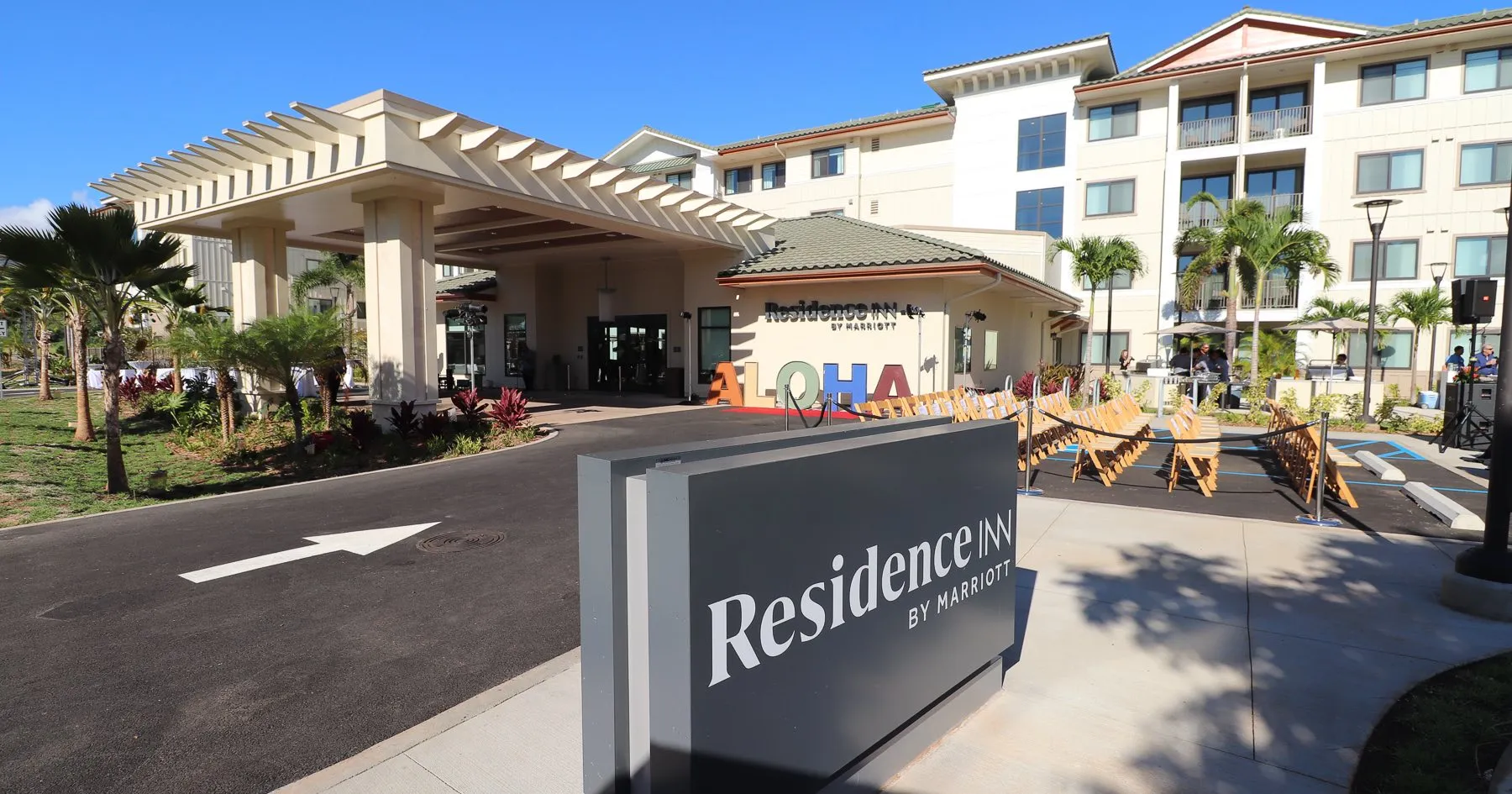 residence-inn-kapolei-front-entrance.webp