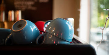 Ceramic mugs for dining in.