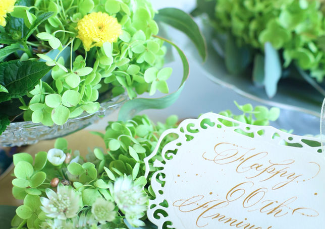 花を彩るカリグラフィーカード