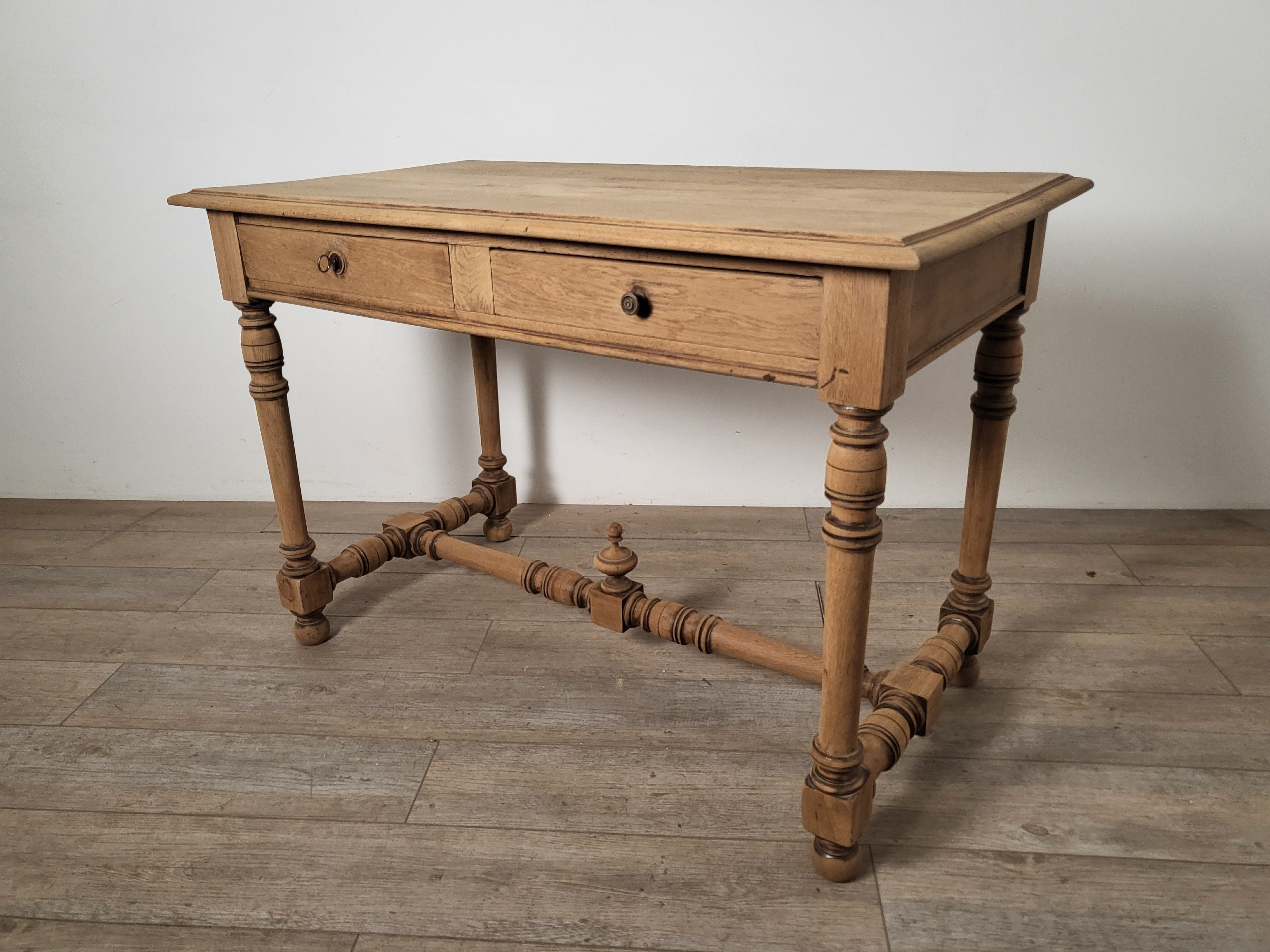 フランス アンティーク  オーク材のテーブル  引き出し 木製の テーブル