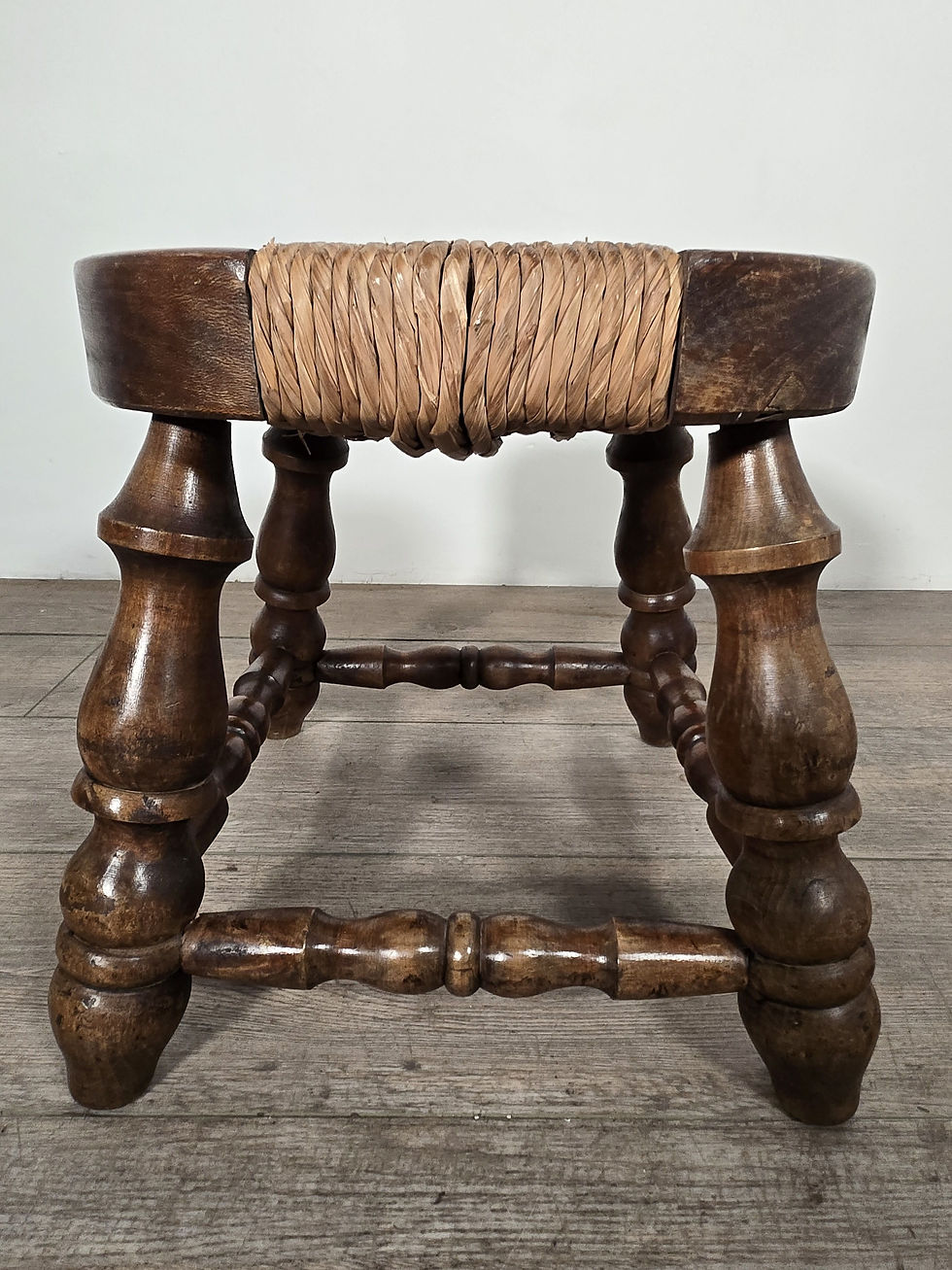 Miniature : フランス アンティーク　木製スツールA　わら編み　田舎風　温かみのあるスツール　ショップディスプレ　店舗什器