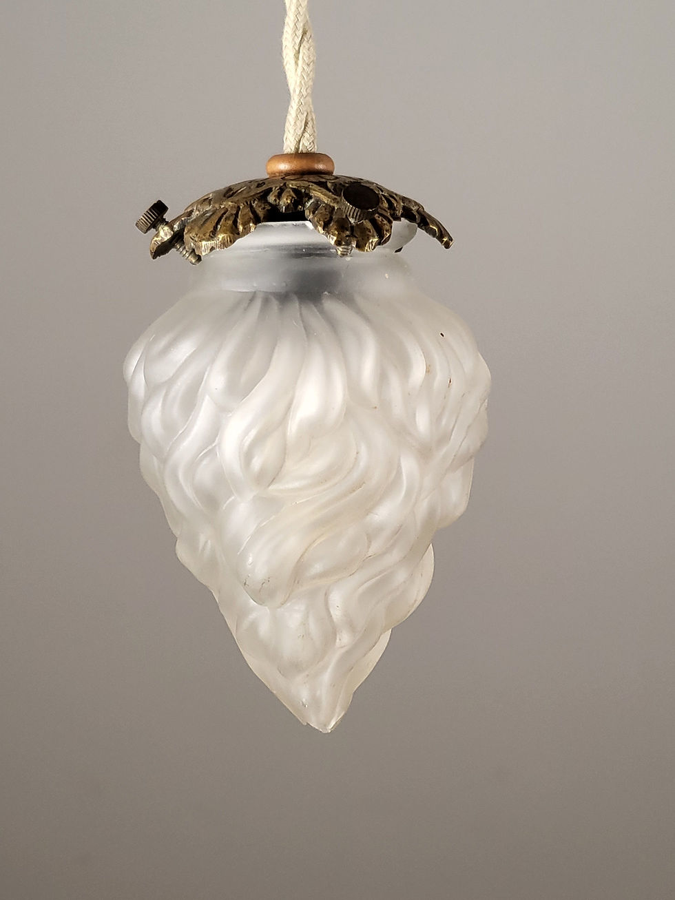 Miniature : フランスアンティーク 1920年代の吊り下げ ランプ　炎の形のミニランプ　ちょっと変わった形　珍しいランプ　バーカウンター　先端欠け