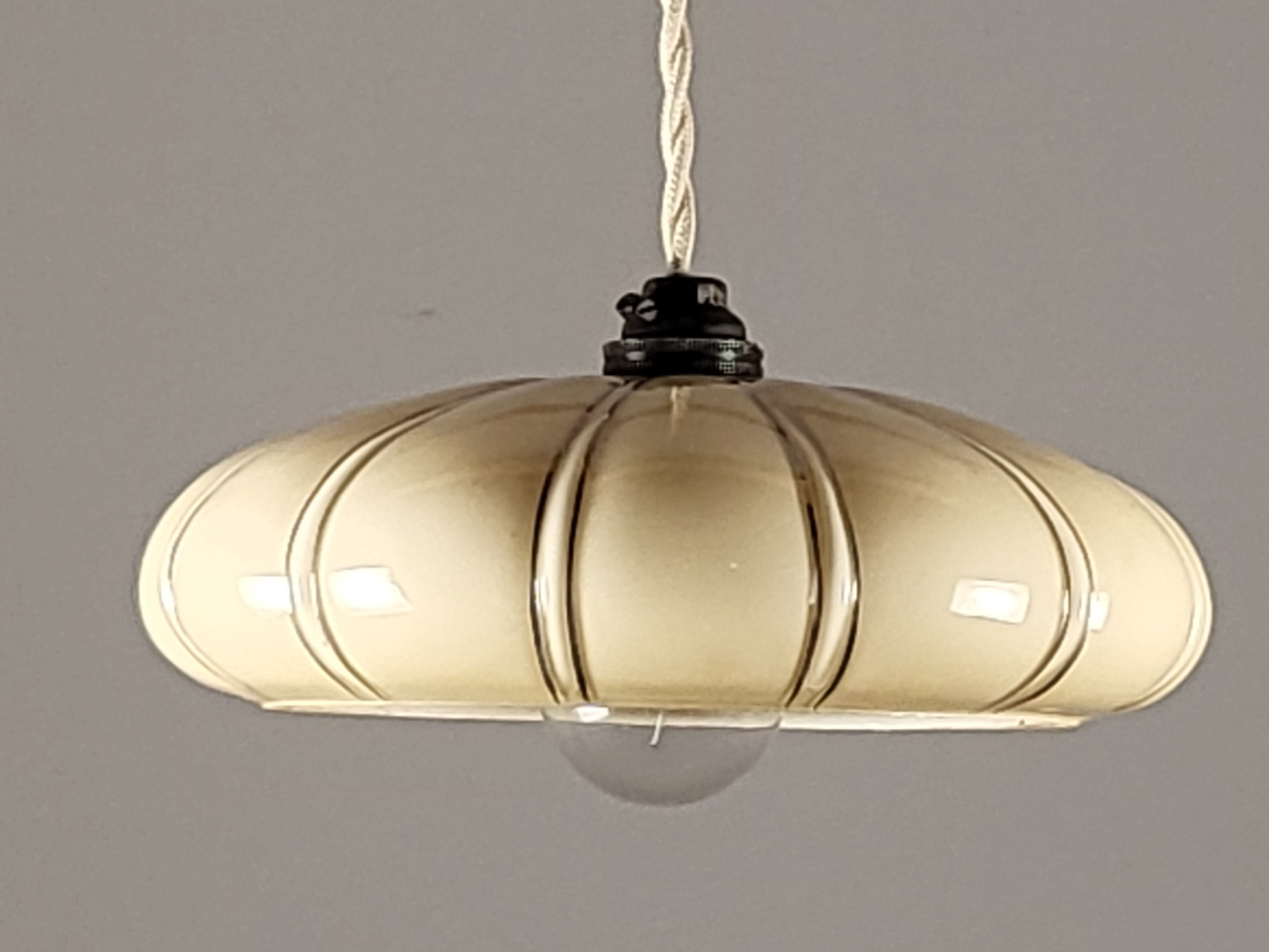 フランスアンティーク 1920年代の吊り下げランプ　貝殻のような形　お洒落なランプ　ショップデイスプレイ　店舗什器