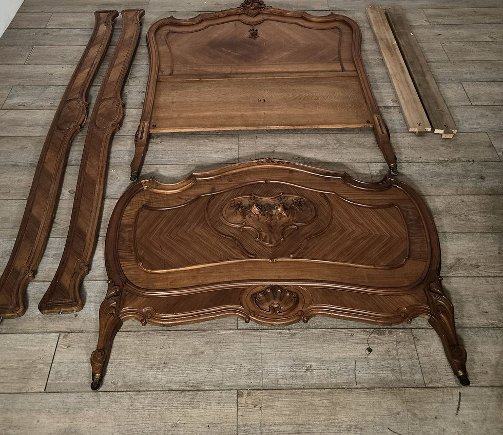 Miniature : フランス アンティーク　木製ベッド　木枠のベッド　お洒落なベッド　ショップディスプレー　店舗什器