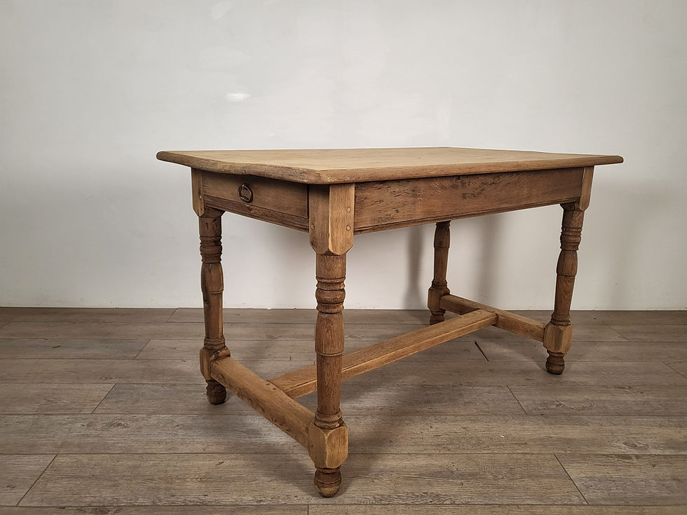 フランス アンティーク 木製のロレーヌテーブル